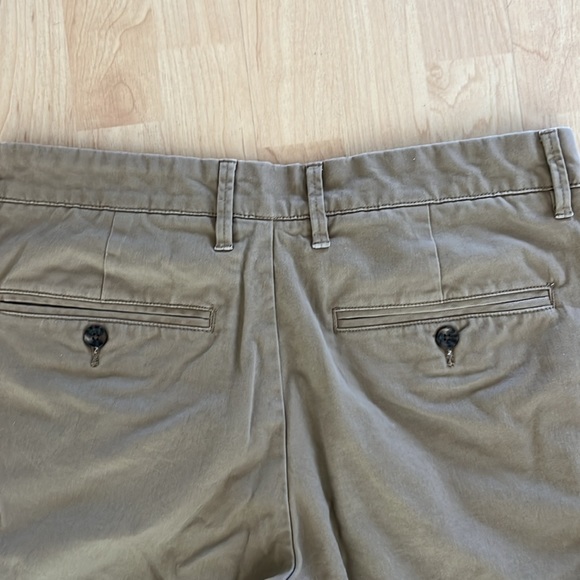 Good fellow men’s khaki chino in tan in size 32x32.  Excellent condition! - Picture 5 of 5